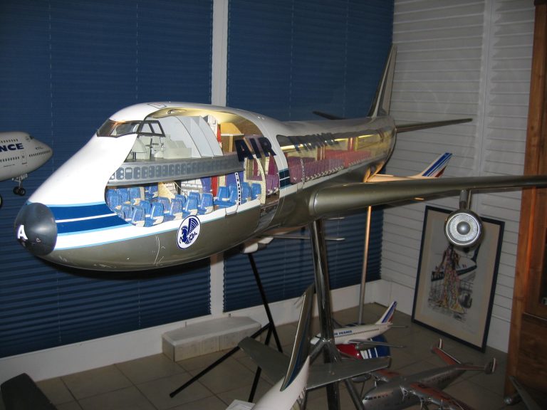 Boeing 747-100 AIR FRANCE au 1/25eme Cutaway