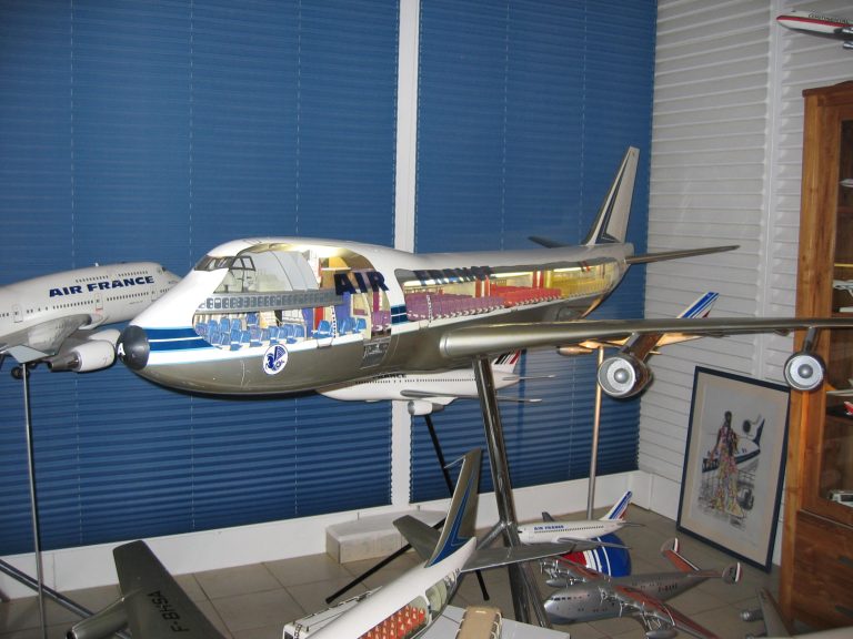 Boeing 747-100 AIR FRANCE au 1/25eme Cutaway