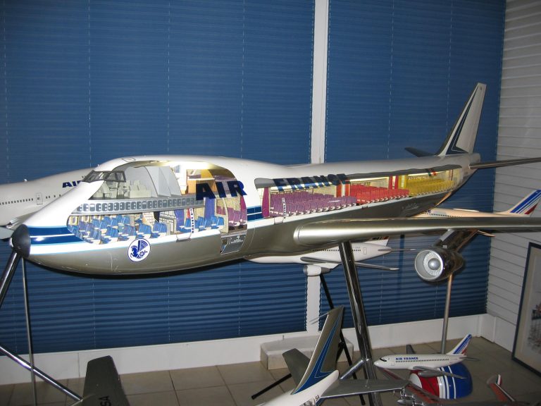Boeing 747-100 AIR FRANCE au 1/25eme Cutaway