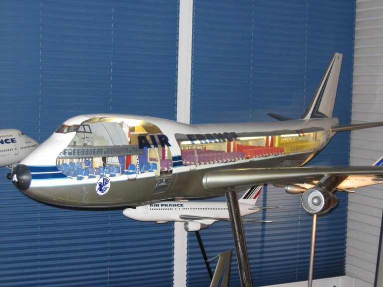 Boeing 747-100 AIR FRANCE au 1/25eme Cutaway