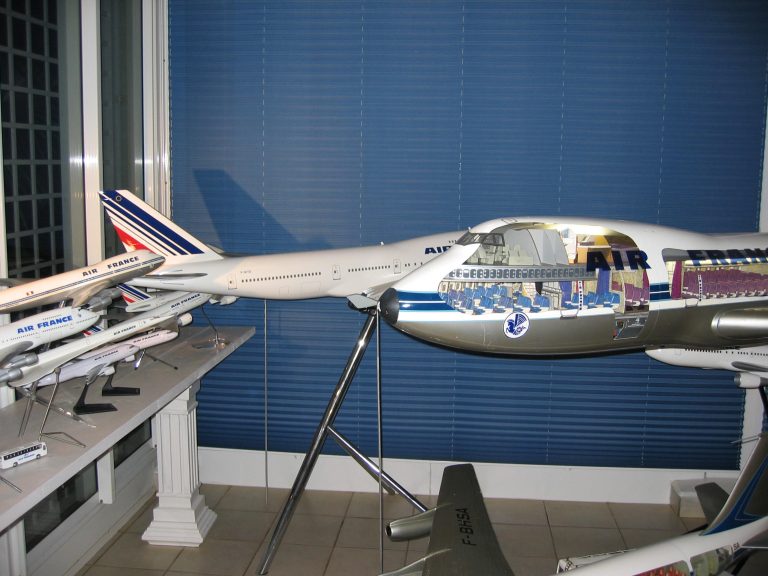 Boeing 747-100 AIR FRANCE au 1/25eme Cutaway