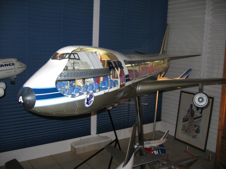 Boeing 747-100 AIR FRANCE au 1/25eme Cutaway