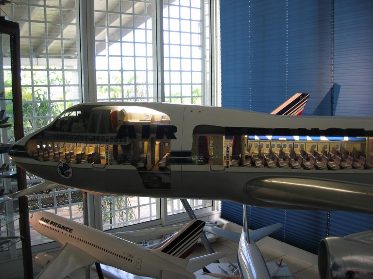 Boeing 747-100 AIR FRANCE au 1/25eme Cutaway