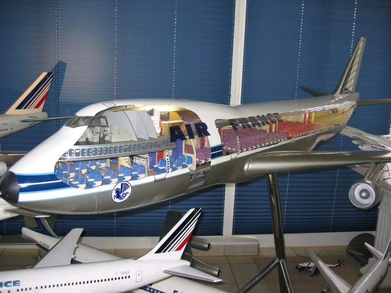 Boeing 747-100 AIR FRANCE au 1/25eme Cutaway