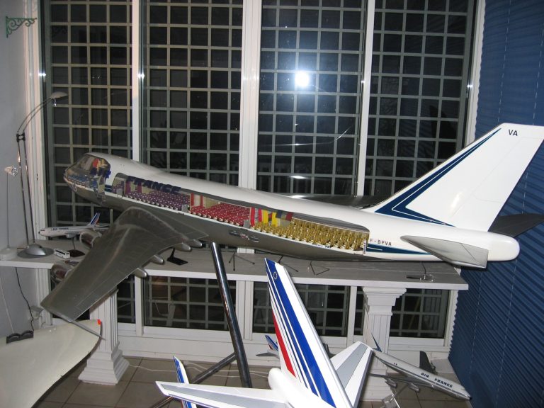 Boeing 747-100 AIR FRANCE au 1/25eme Cutaway