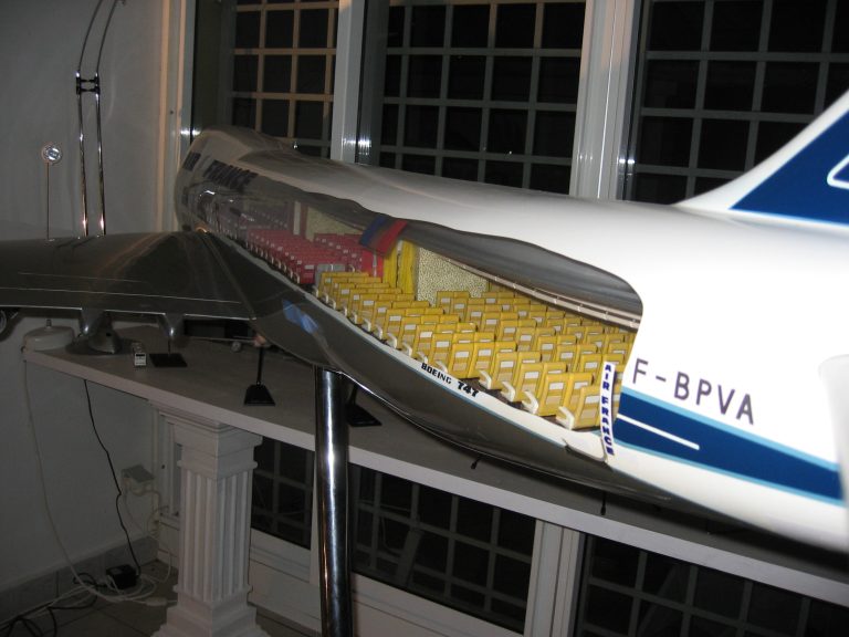 Boeing 747-100 AIR FRANCE au 1/25eme Cutaway