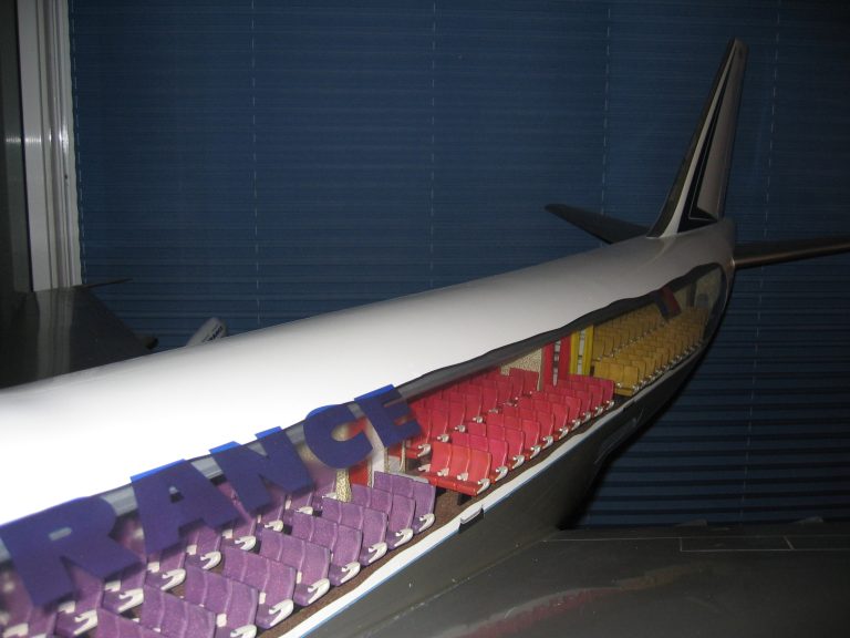 Boeing 747-100 AIR FRANCE au 1/25eme Cutaway