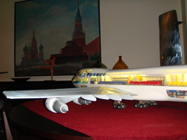 Boeing 747-100 AIR FRANCE 1/32nd Scale Cutaway Model