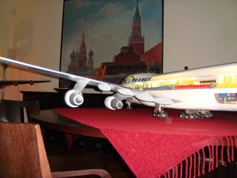 Boeing 747-100 AIR FRANCE 1/32nd Scale Cutaway Model