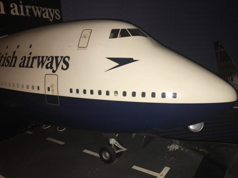 Boeing 747-100 BRITISH AIRWAYS 1/16th Scale Cutaway Nose Section Model
