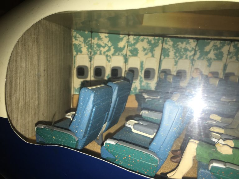 Boeing 747-100 BRITISH AIRWAYS 1/16th Scale Cutaway Nose Section Model