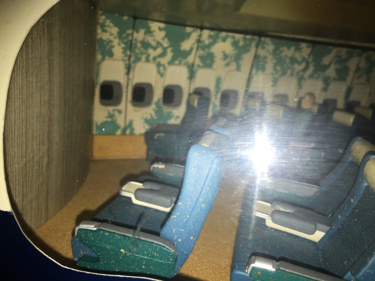 Boeing 747-100 BRITISH AIRWAYS 1/16th Scale Cutaway Nose Section Model