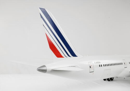 b787_03